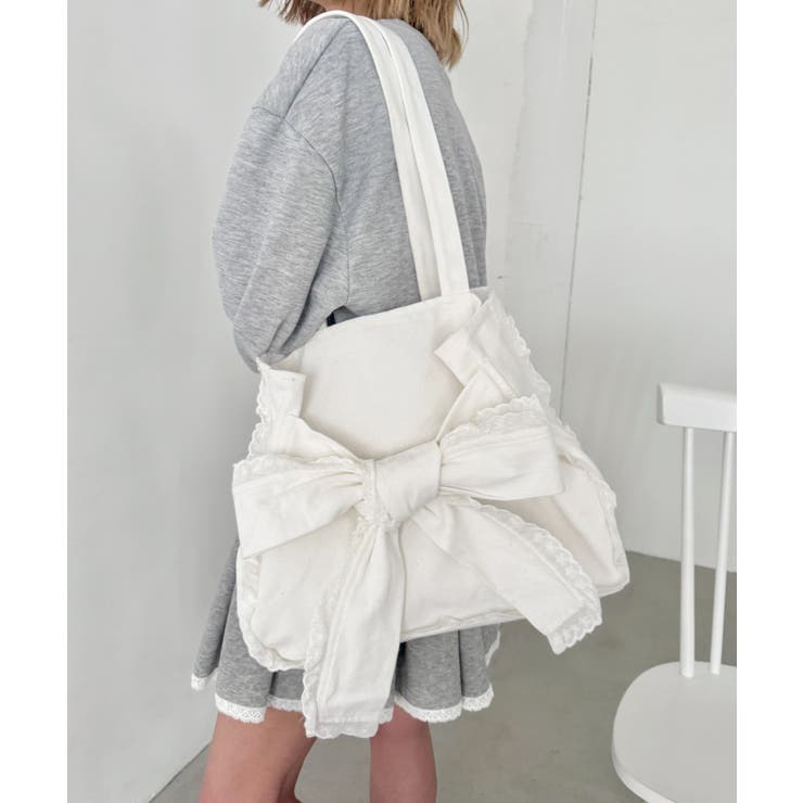 ホワイト | ビッグリボンキャンバストートバッグ | Outfitter lab