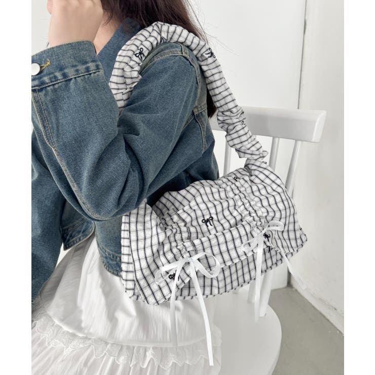 ブラック | くしゅくしゅギャザーフラップショルダーバッグ | Outfitter lab