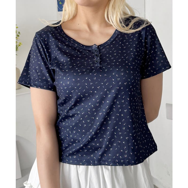 ネイビー | 小花柄ヘンリーネック半袖トップス | Outfitter lab