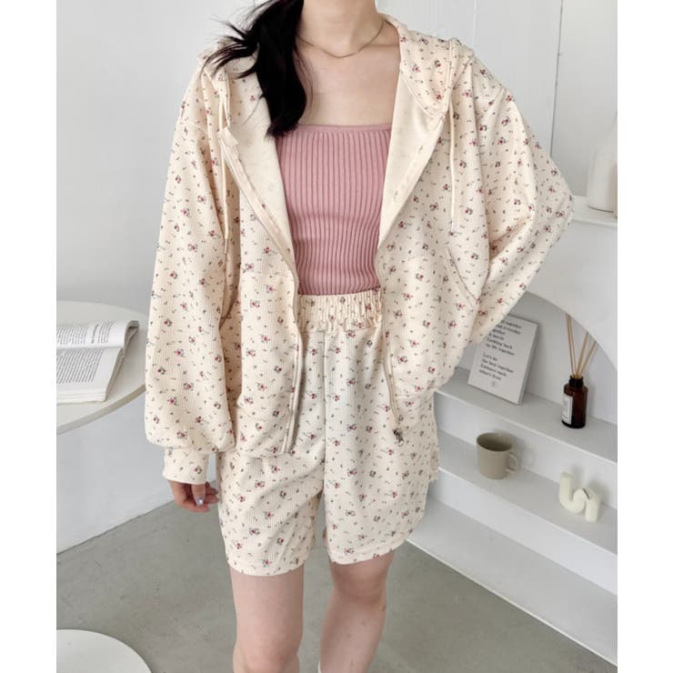 アイボリー | 【セットアップ】小花柄ワッフルパーカー+ショートパンツ | Outfitter lab