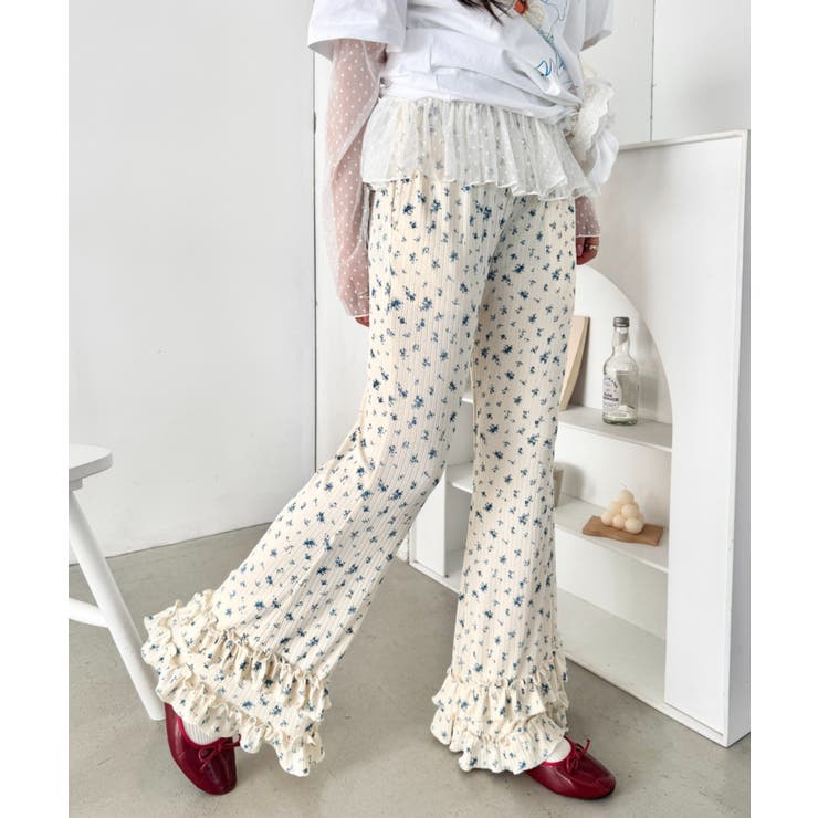 アイボリー | ダブルフリル花柄フレアパンツ | Outfitter lab