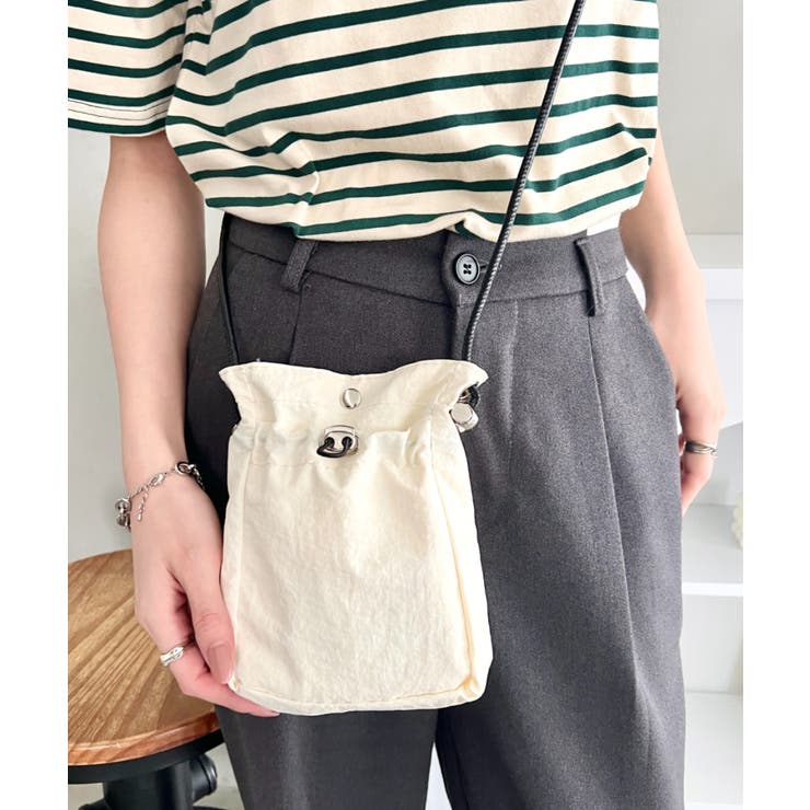 ホワイト | アジャスターサコッシュ ミニショルダーバッグ | Outfitter lab