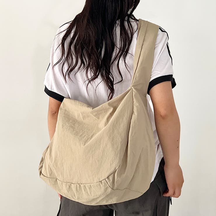 【A4収納可】大容量ムーンショルダーバッグ | Outfitter lab | 詳細画像12 