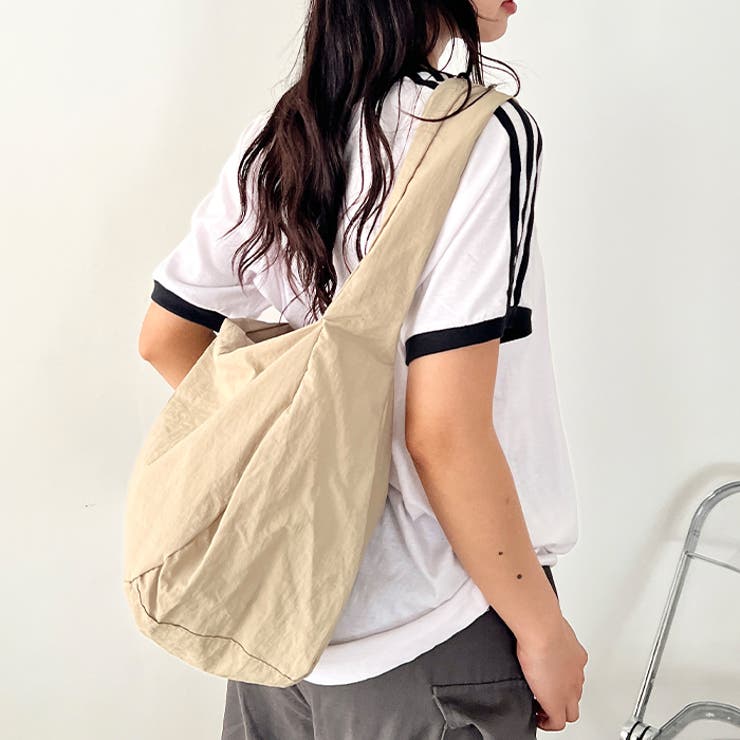 【A4収納可】大容量ムーンショルダーバッグ | Outfitter lab | 詳細画像13 