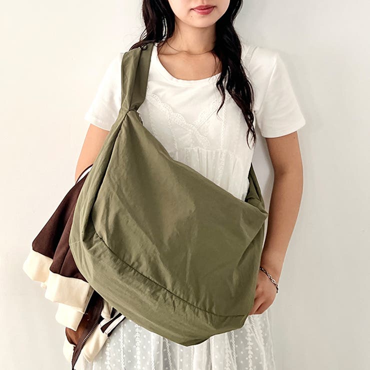 【A4収納可】大容量ムーンショルダーバッグ | Outfitter lab | 詳細画像19 