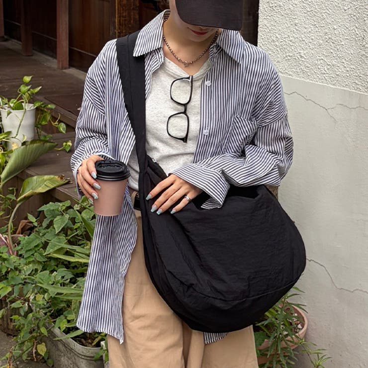 【A4収納可】大容量ムーンショルダーバッグ | Outfitter lab | 詳細画像8 