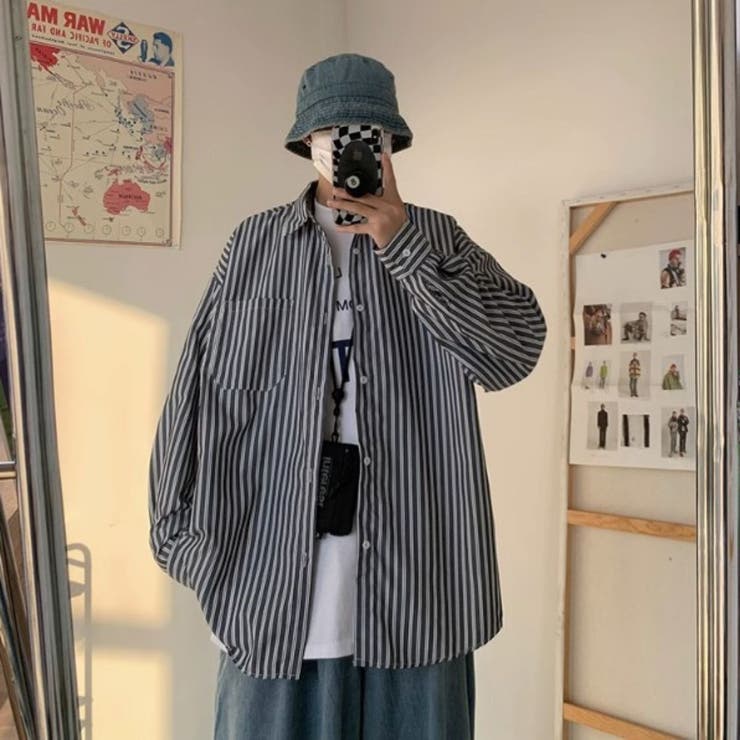 グレー