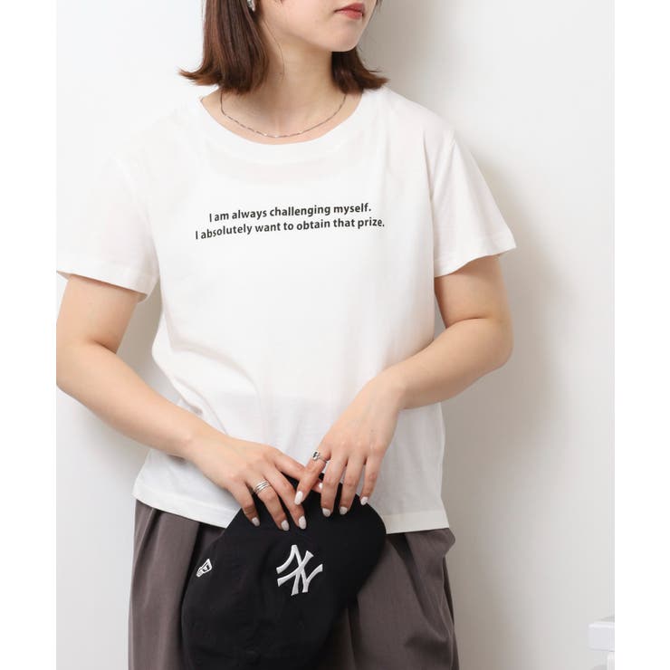 ホワイト2 | オーバーサイズシルエットショート丈ロゴプリントTシャツ | atONE