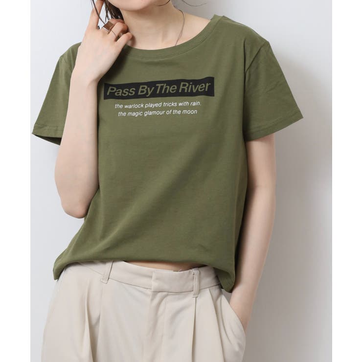 カーキ6 | オーバーサイズシルエットショート丈ロゴプリントTシャツ | atONE