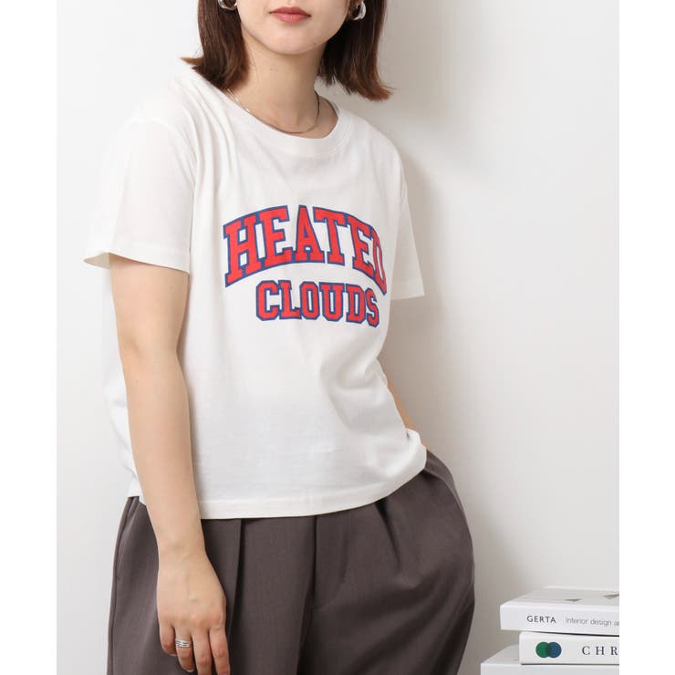 ホワイト5 | オーバーサイズシルエットショート丈ロゴプリントTシャツ | atONE