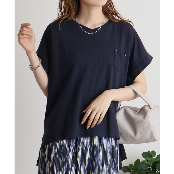 ネイビー | オーバーサイズポケット付きVネックTee | atONE