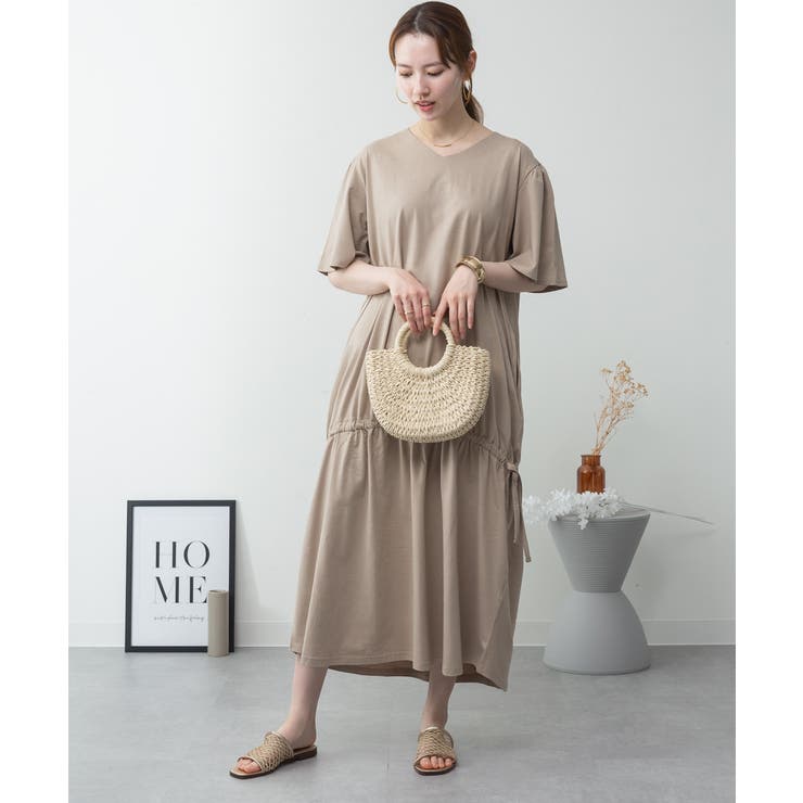 ドロストシャーリングVネックワンピース | atONE | 詳細画像1 