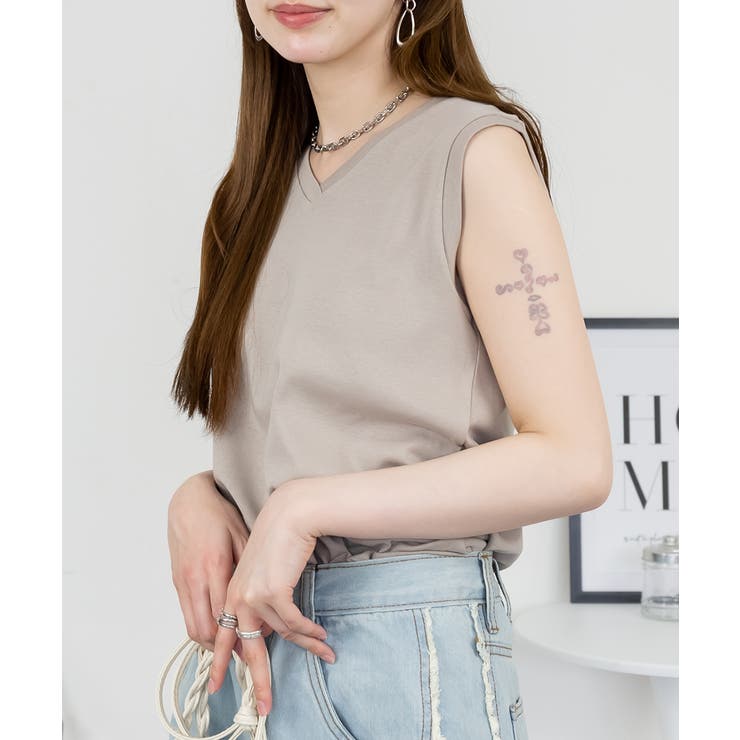 Vネックノースリーブトップス | atONE | 詳細画像2 