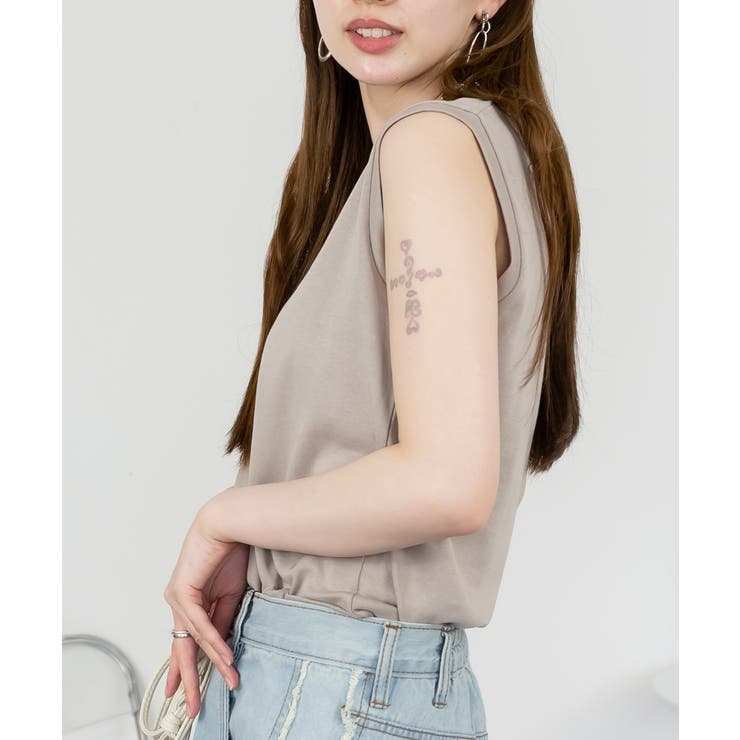 Vネックノースリーブトップス | atONE | 詳細画像3 