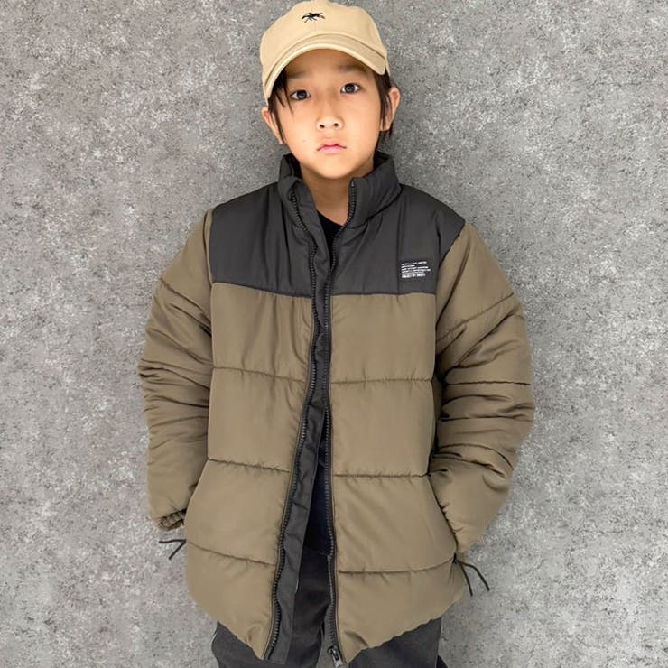 キッズ子供服中綿ジャケットアウターマウンテンジャケットフーディースタンドカラー男の子女の子ボーイズガールズブルゾンジャンパーフェイクダウン防寒暖か無地アウトドアキャンプ110cm120cm130cm140cm150cm160cm「943-100.101」