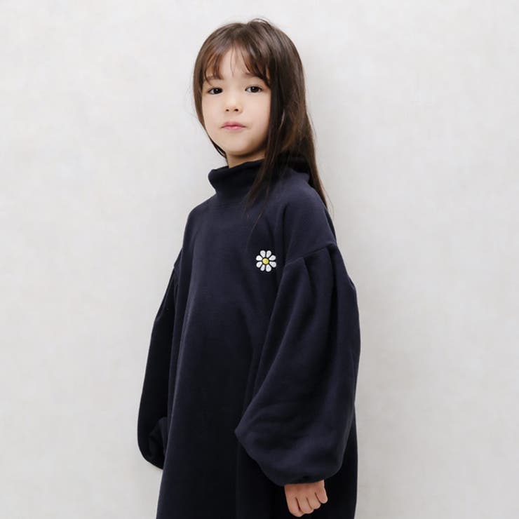 キッズワンピースマイクロフリースハイネック子供服女の子ビッグシルエットBIG刺繍ロゴジュニアカジュアルアメカジストリートシンプルガーリー110cm120cm130cm140cm150cm160cm「243-06B」