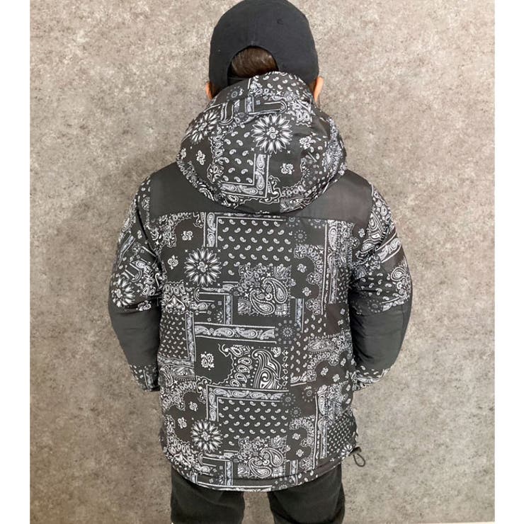 キッズ子供服中綿ジャケットアウターバルトロ風マウンテンジャケットフーディーパーカー男の子女の子ボーイズガールズジャンパー防寒暖か総柄ペイズリーアウトドアキャンプスポーティジュニア120cm130cm140cm150cm160cm「943-105」