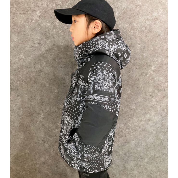 キッズ子供服中綿ジャケットアウターバルトロ風マウンテンジャケットフーディーパーカー男の子女の子ボーイズガールズジャンパー防寒暖か総柄ペイズリーアウトドアキャンプスポーティジュニア120cm130cm140cm150cm160cm「943-105」