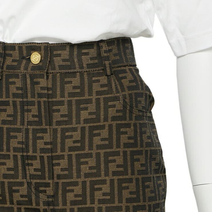 38,400円FENDI サイドプリーツ　ロゴ　スカート