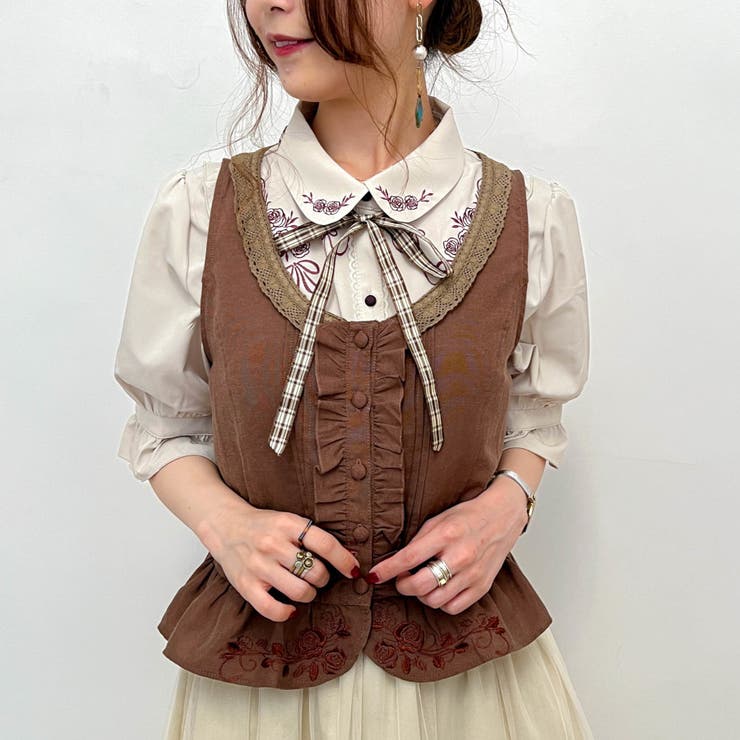 薔薇刺繍ダンガリーベスト[品番：IGAW0001951]｜axes femme
