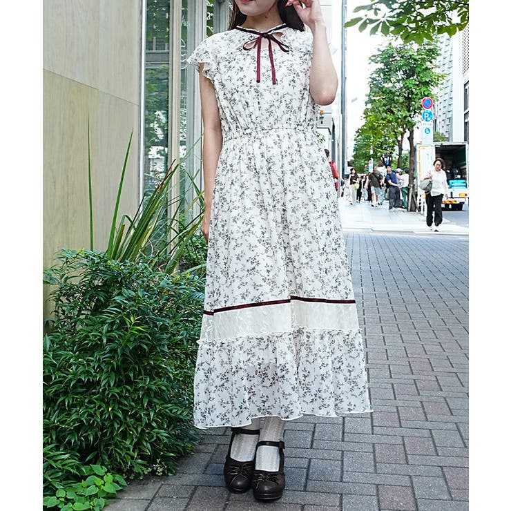 カットワーク花柄ワンピース | axes femme | 詳細画像1 