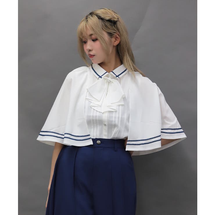 ジャボブローチ付ケープブラウス | axes femme | 詳細画像1 