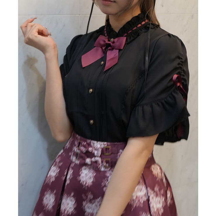黒 | リボンブローチ付き姫袖風ブラウス | axes femme