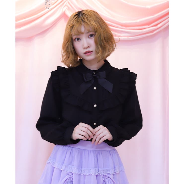 黒 | ブローチ付きヨークフリルブラウス | axes femme