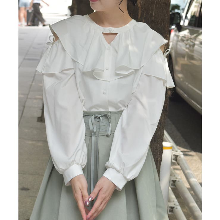 白 | 肩開きチョーカー風フリルブラウス | axes femme