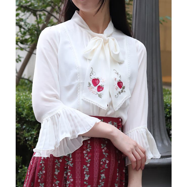 苺刺繍ボウタイブラウス | axes femme | 詳細画像1 