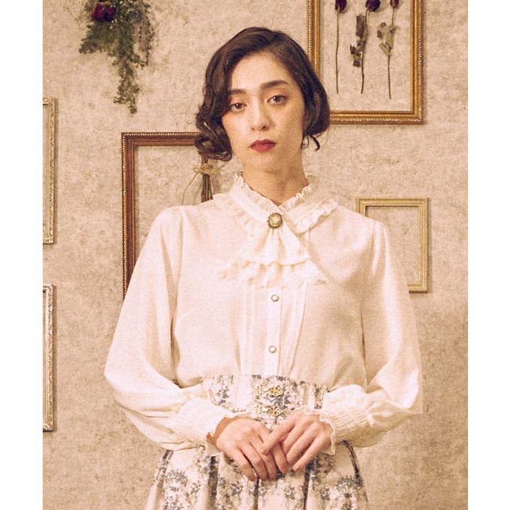 レースジャボ付ハイネックBL[品番：IGAW0003235]｜axes femme