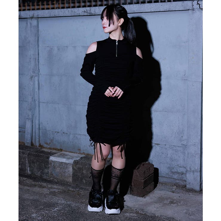 黒 | ドロストデザインカットワンピース | axes femme