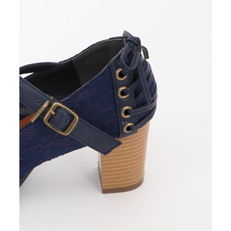 axes femme（アクシーズファム）の「クロスベルトレースパンプス