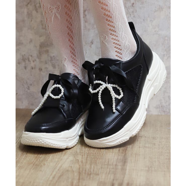 黒 | チャーム付レーススニーカー | axes femme