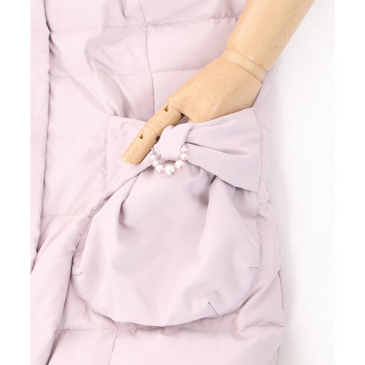 【新品未使用、タグあり】axes femme リボンポケットダウンコート ピンク axes femme（アクシーズファム）の「リボンポケットダウンコート