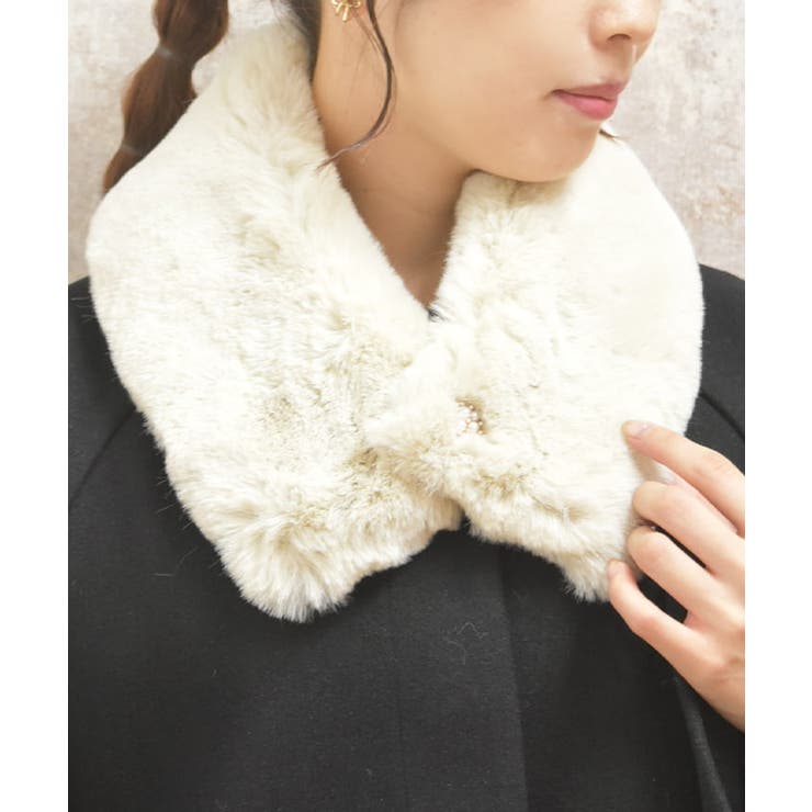 生成り | ビジュー釦付ファーティペット | axes femme