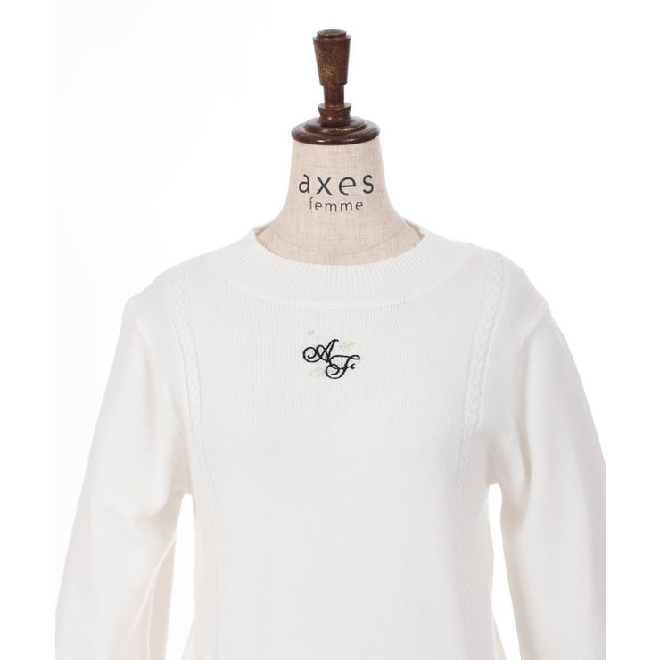 新品未使用タグ付き✨PICONE✨ホワイト ジップアップセーター　M　刺繍 ビジュー付ロゴ刺繍ニット[品番：IGAW0005629]｜axes femme