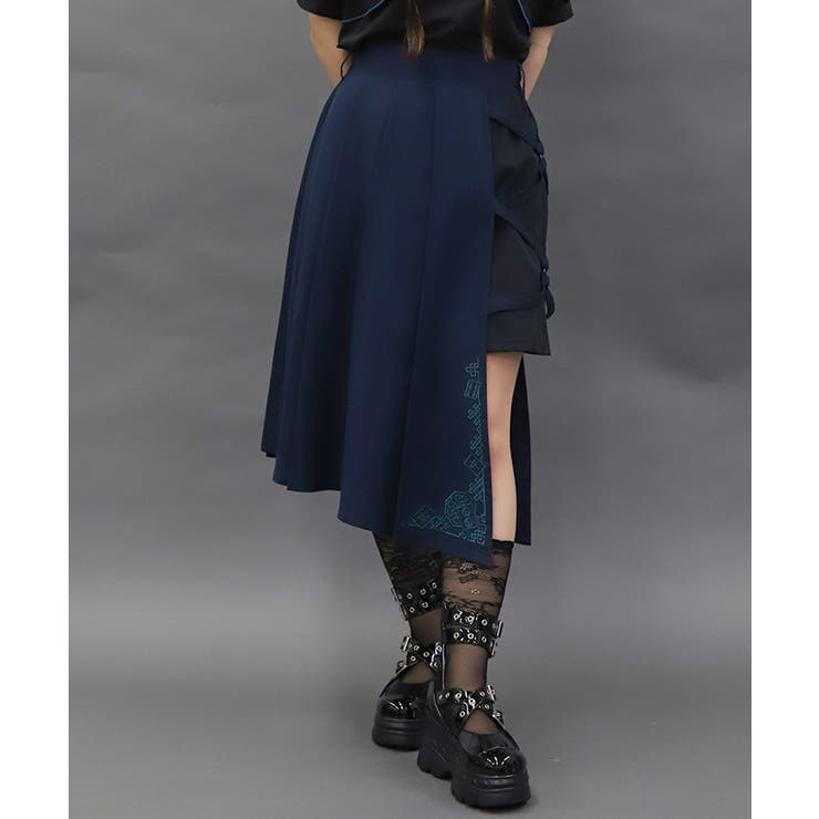 紺 | クロスベルト麻雀牌刺繍スカート | axes femme