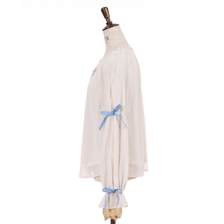 最終お値下げ‼️新品タグ付❗️ozzonesteシースルーベアトップ 花刺繍 最終お値下げ‼️新品タグ付❗️ozzonesteシースルーベアトップ