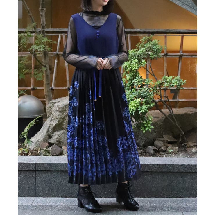 M　 黒　新品未使用　　axesfemme　彼岸花　ワンピース axes femme（アクシーズファム）の「彼岸花柄ワンピース