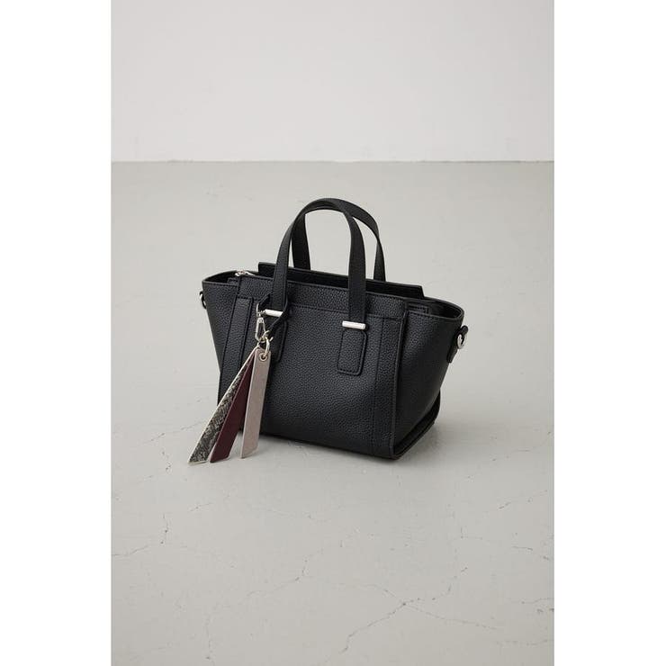 チャームセットトラペイズドバッグ | AZUL BY MOUSSY | 詳細画像4 