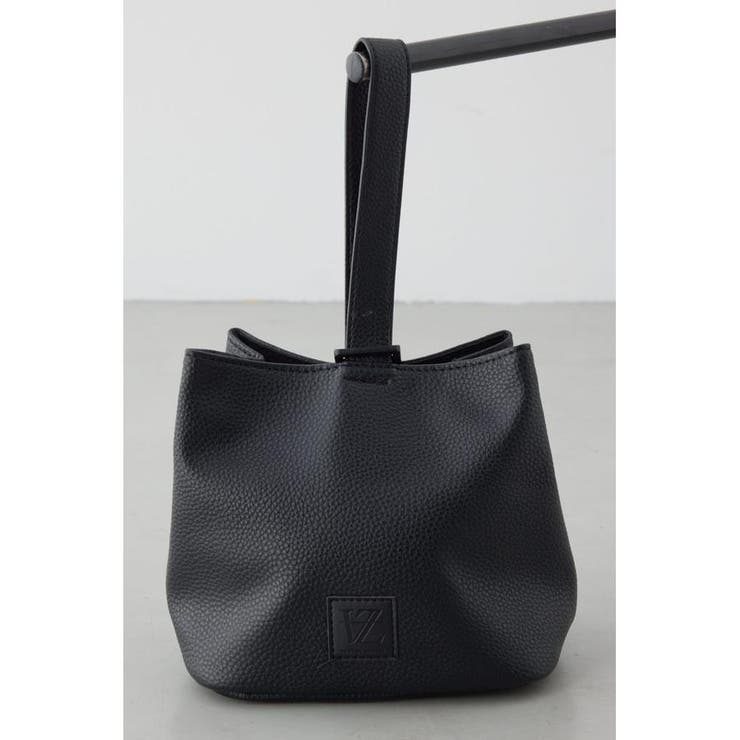 BLK | パッチ合皮巾着バッグ | AZUL BY MOUSSY