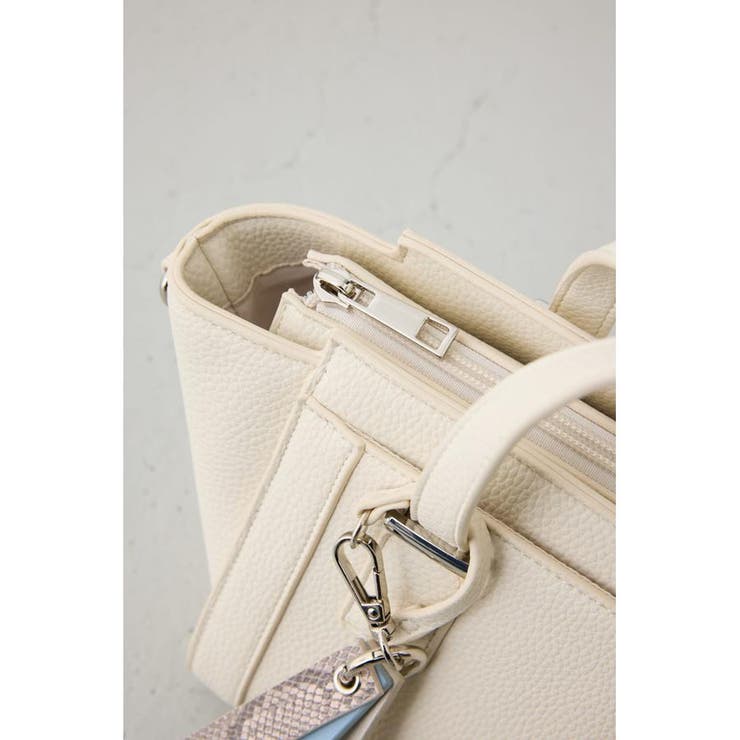 チャームセットトラペイズドバッグ | AZUL BY MOUSSY | 詳細画像9 