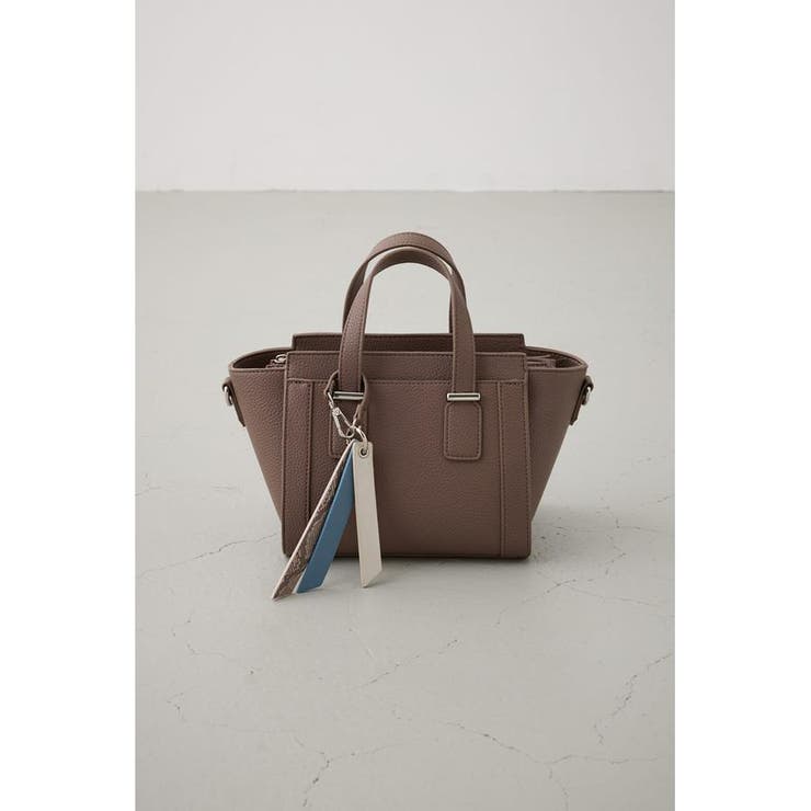 MOCHA | チャームセットトラペイズドバッグ | AZUL BY MOUSSY