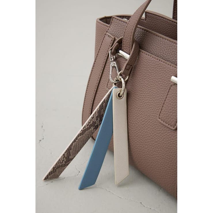 チャームセットトラペイズドバッグ | AZUL BY MOUSSY | 詳細画像30 