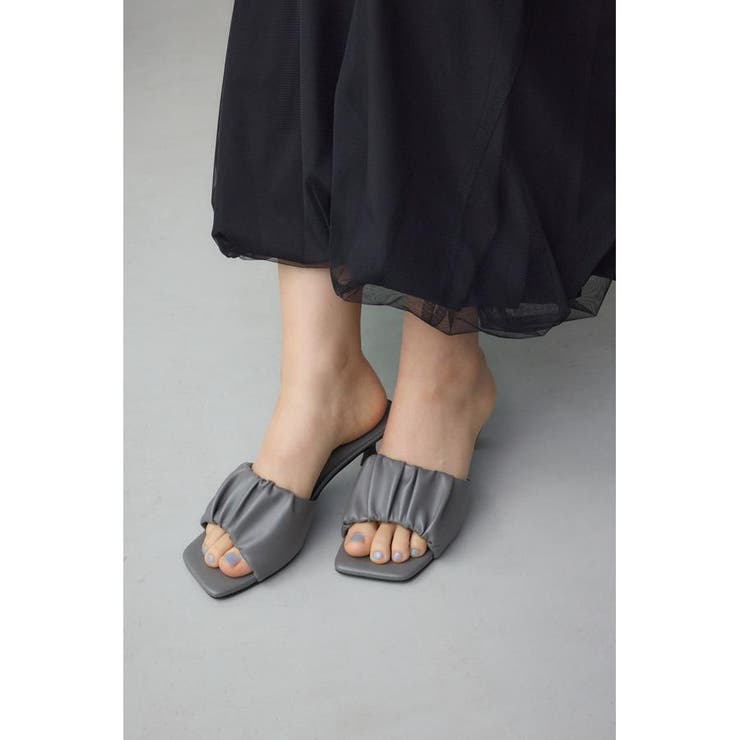 GRY | ギャザーストラップスクエアトゥサンダル | AZUL BY MOUSSY