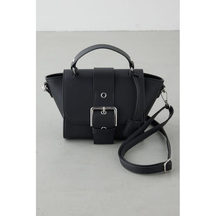 BLK | ベルトデザインフラップダイアゴナルバッグ | AZUL BY MOUSSY