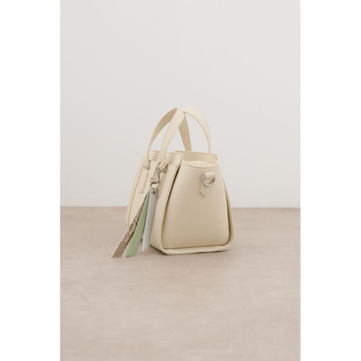 チャームセットトラペイズドバッグ | AZUL BY MOUSSY | 詳細画像4 