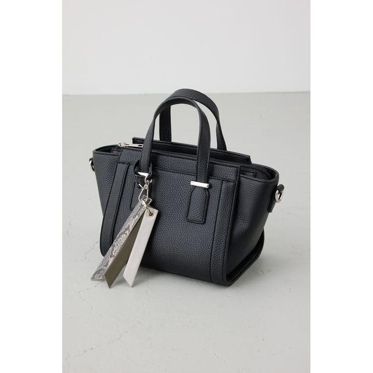 チャームセットトラペイズドバッグ | AZUL BY MOUSSY | 詳細画像5 