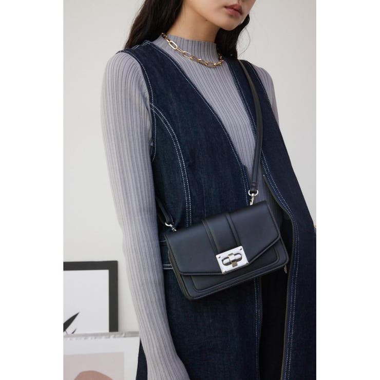 BLK | ターンロックフラップウォレットバッグ | AZUL BY MOUSSY